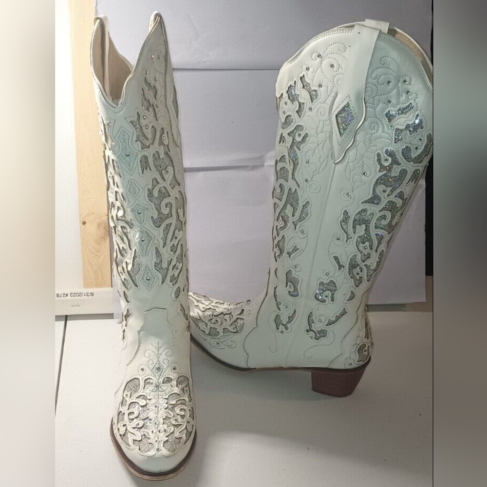 White/Ivory, Vintage Style cowboy boots-help Me Clear Out These Last Few Pair!!! - Picture 2 of 4